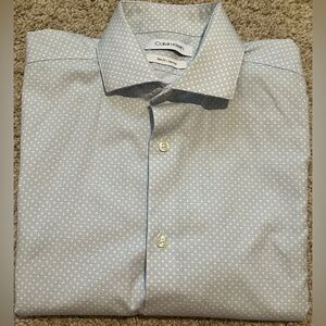 Calvin Klein Men’s Dress Shirt Size Medium 15 32/33 Light Blue/ White NWOT